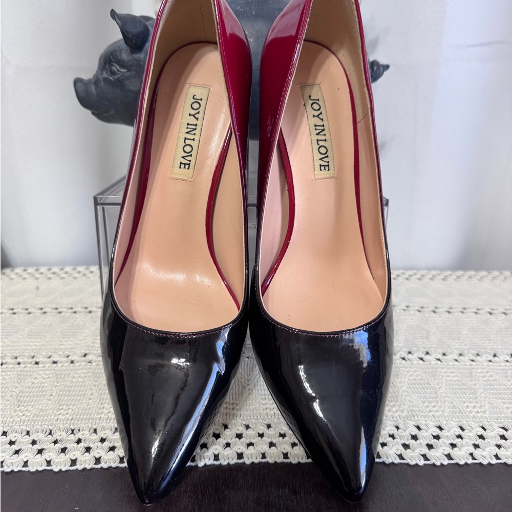 JOY IN LOVE Women's Black Patent Pointed-Toe Pumps with Deep Red Interior